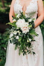 Load image into Gallery viewer, Walnut 16"x20" Rectangular Frame Custom Floral Preservation