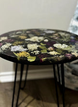 Load image into Gallery viewer, 24" round resin side table/ tray Custom Floral Preservation