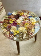 Load image into Gallery viewer, 24" round resin side table/ tray Custom Floral Preservation