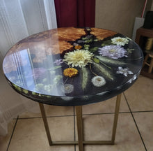 Load image into Gallery viewer, 24" round resin side table/ tray Custom Floral Preservation