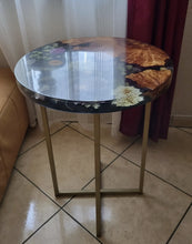 Load image into Gallery viewer, 24" round resin side table/ tray Custom Floral Preservation