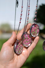 Load image into Gallery viewer, Pink heather flower glass pendant