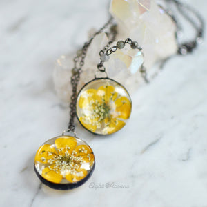 Buttercup/Queen Anne's Lace round pendant, Real flower keepsake