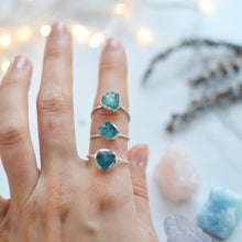 Load image into Gallery viewer, Neon Pacific Blue Apatite silver ring - Raw unpolished gemstone