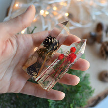 Load image into Gallery viewer, HOLIDAY SPECIAL Obelisk crystal point, flower terrarium décor - Pinecone/moss