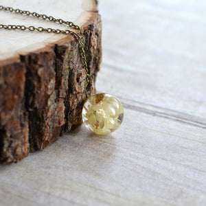 Preserved Star Flower small sphere necklace