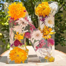 Load image into Gallery viewer, Custom Flower Preservation, Wedding Flower Art home Decor Resin Alphabet Letters