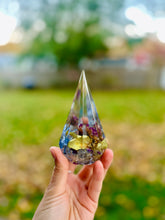 Load image into Gallery viewer, Custom Flower Preservation, Wedding Flower Art home Decor Functional resin and glass pieces