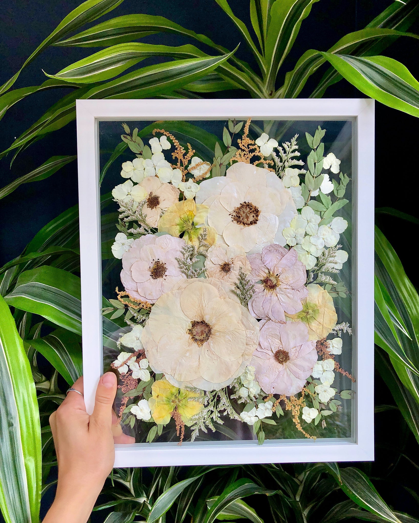 Pressed flower frame – Eight Acorns Floral Preservation