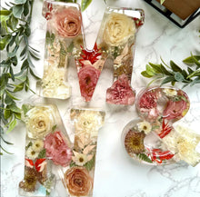 Load image into Gallery viewer, Custom Flower Preservation, Wedding Flower Art home Decor Resin Alphabet Letters
