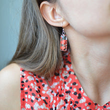 Load image into Gallery viewer, Red flower earrings