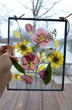 Load image into Gallery viewer, Pressed flower frame - Poppies