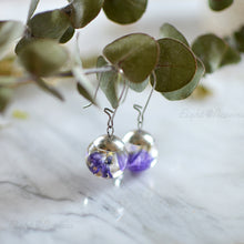 Load image into Gallery viewer, Purple limonium sphere earrings