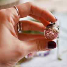Load image into Gallery viewer, Pink Globe Amaranth Flower necklace