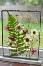 Load image into Gallery viewer, Fern/Daisy - Pressed flower frame
