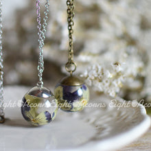 Load image into Gallery viewer, pansy necklace 
