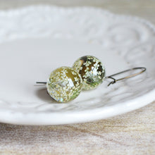 Load image into Gallery viewer, Real preserved Queens&#39; Anne&#39;s Lace flowers are encased in the clear jewelry grade resin. 