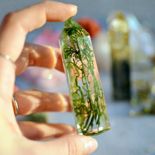 Load image into Gallery viewer, Moss decor, Natural crystal point, Faux clear quartz crystal, Moss terrarium