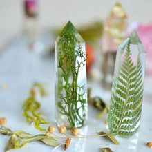 Load image into Gallery viewer, Moss decor, Natural crystal point, Faux clear quartz crystal, Moss terrarium