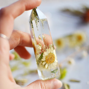 Daisy natural crystal point, Faux clear quartz crystal