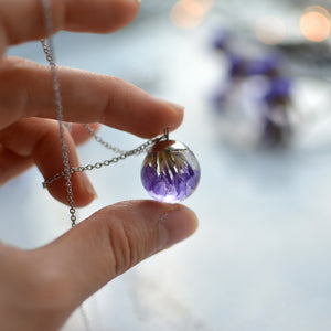 Purple limonium flower necklace, 2 cm sphere