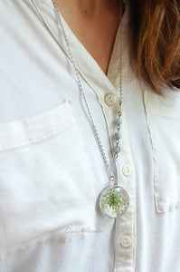(Wholesale) Buttercup/Queen Anne's Lace round glass pendant (25")