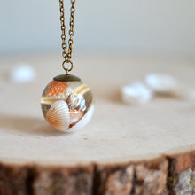 Load image into Gallery viewer, Seashell necklace / Handmade jewelry