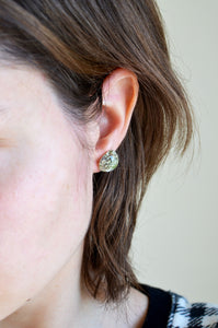 (Wholesale) Queen Anne's Lace Floral stud earrings