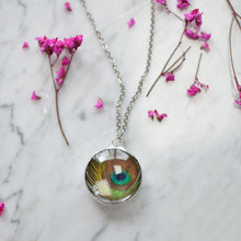 Load image into Gallery viewer, peacock feather necklace 