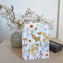 Load image into Gallery viewer, White Flower Mix - Pressed flower collection card