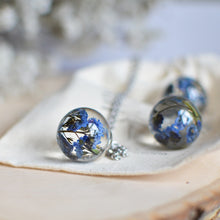 Load image into Gallery viewer, Forget me not large sphere necklace